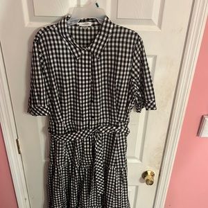 V neck black and white dress
